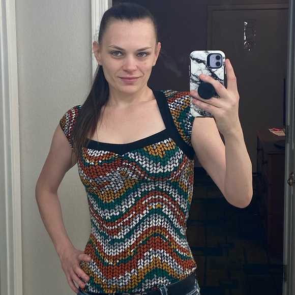 Meet your Posher, Heather - Picture 1 of 4